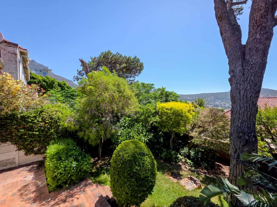 2 Bedroom Property for Sale in Vredehoek Western Cape